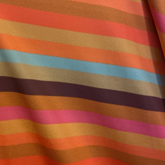 Top - Picture 2 of 6